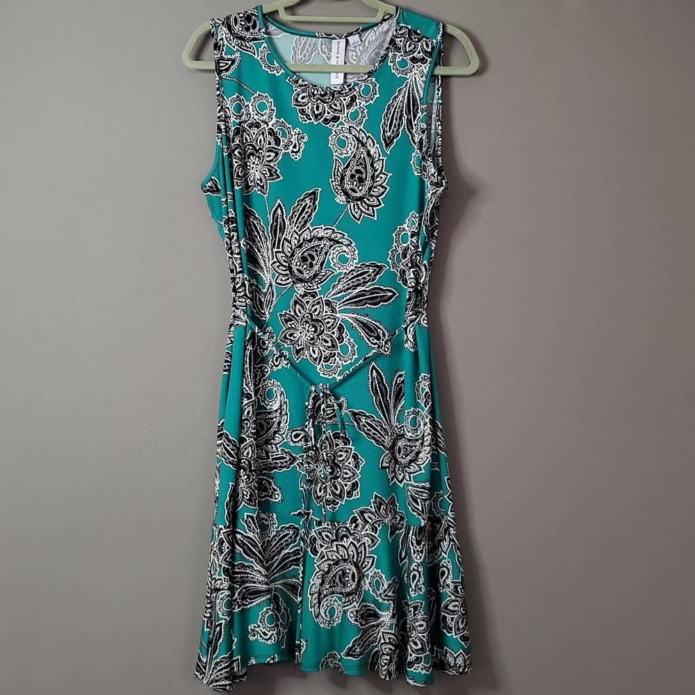 EMMA & MICHELE GREEN SLEEVELESS DRESS